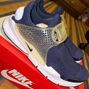 Men’s Nike Navy and White Sock Darts